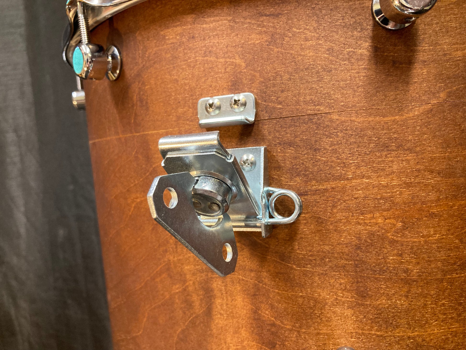 drum latch for nesting drumset
