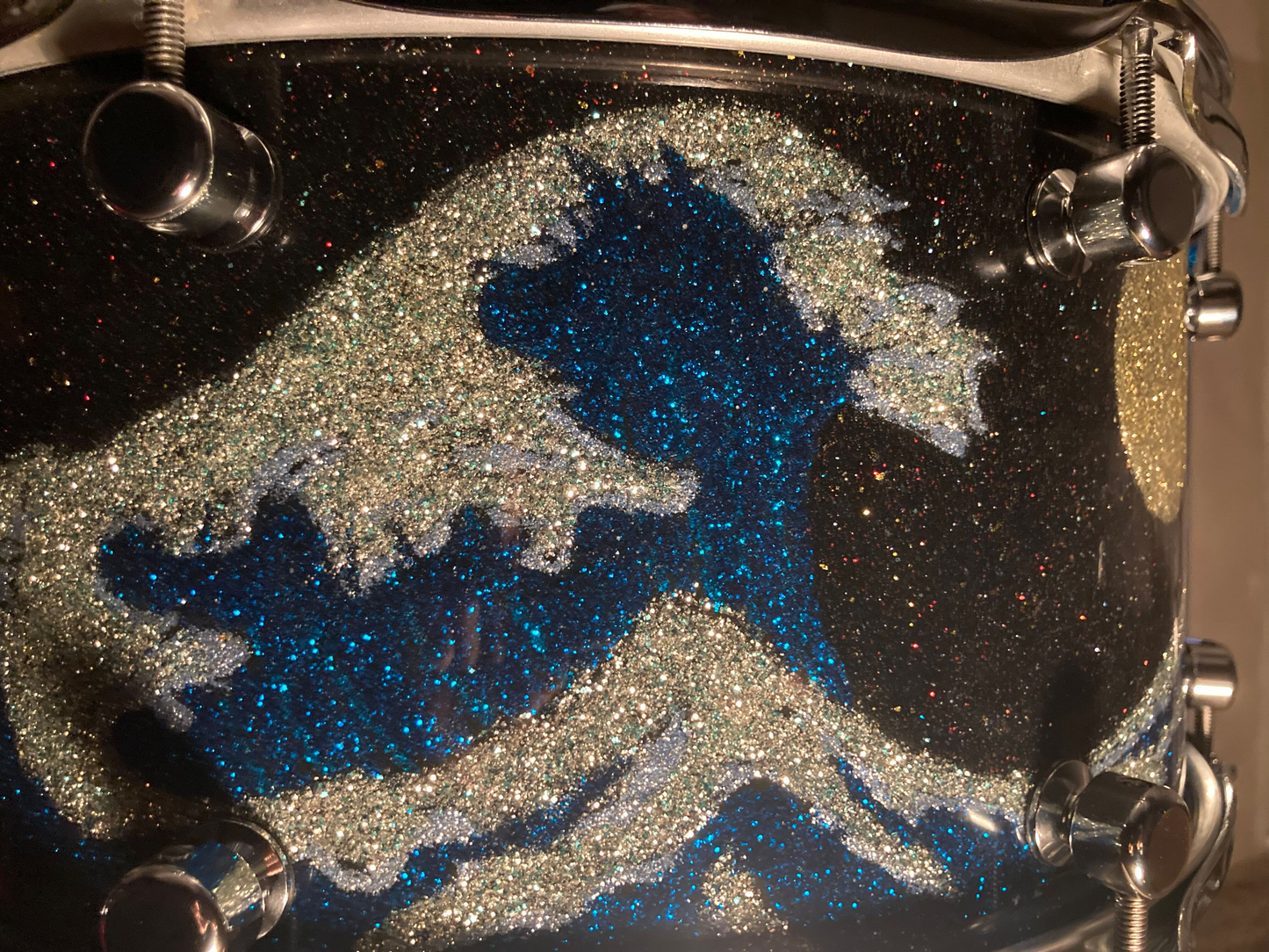 snare drum with custom artwork of ocean