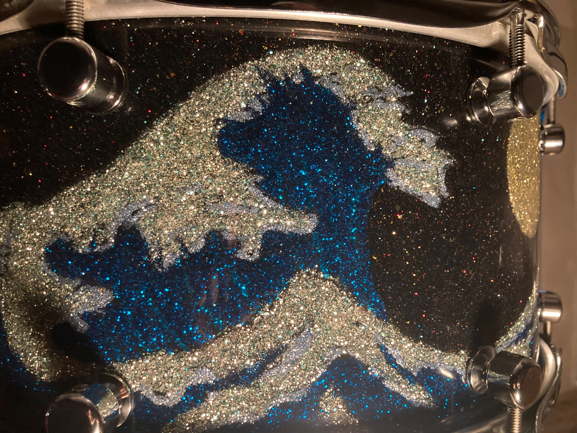snare drum with custom artwork of ocean